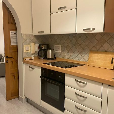 City Center Apartments Mellieha Bagian luar foto