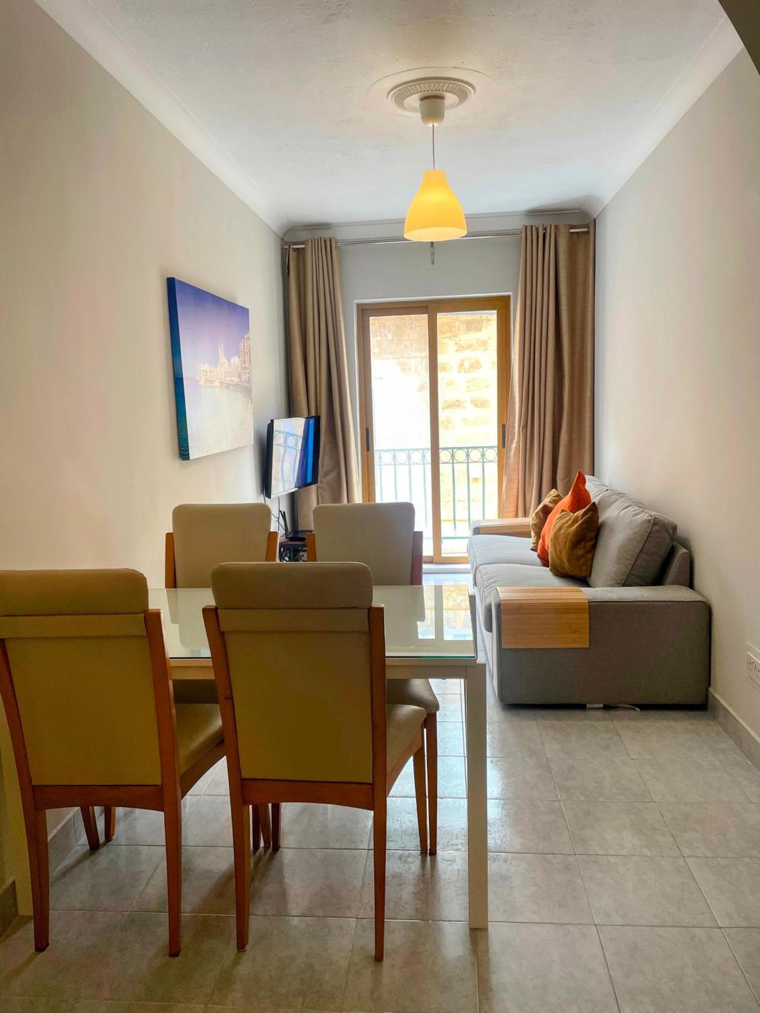City Center Apartments Mellieha Bagian luar foto